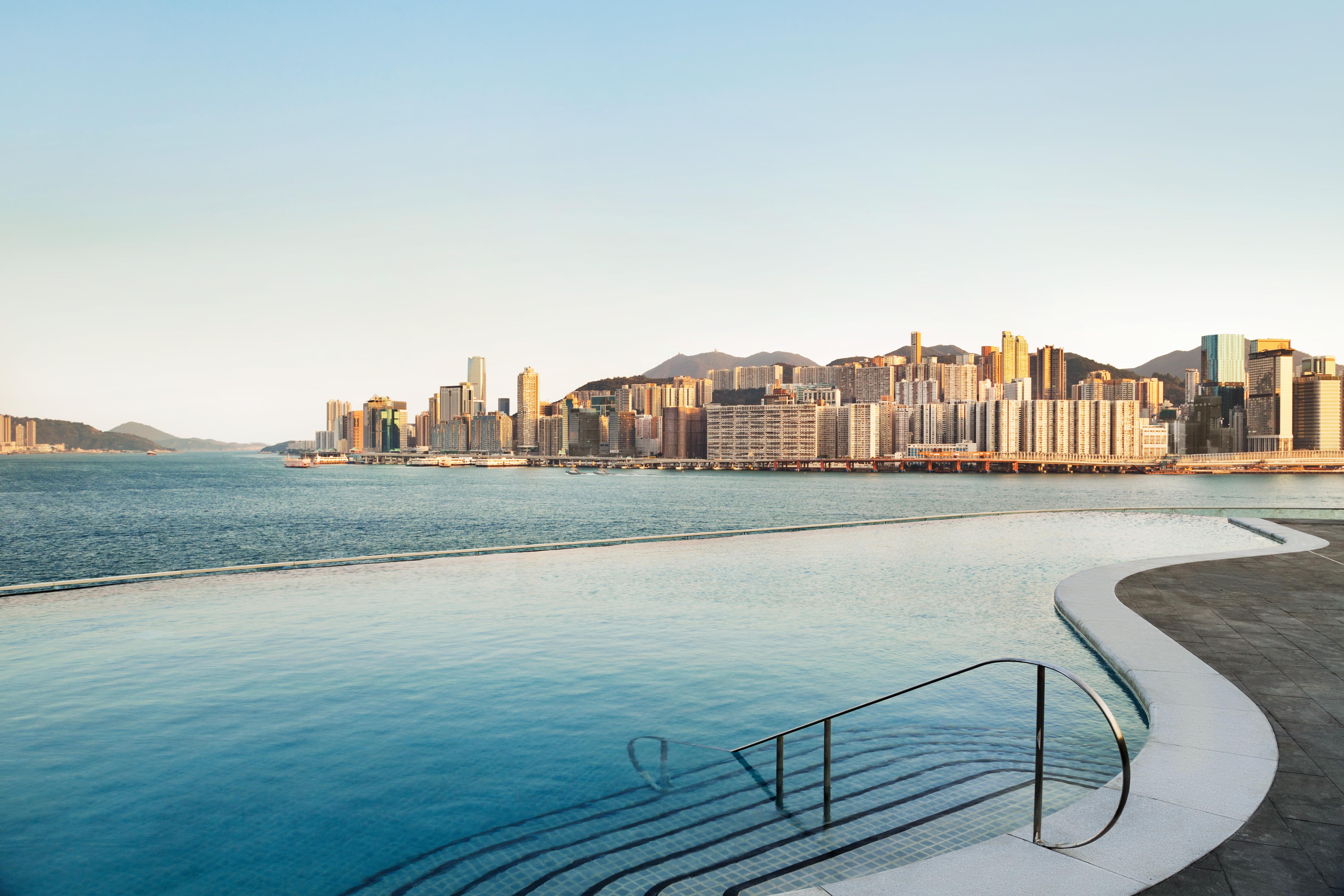 Kerry Hotel Hong Kong By Shangri-La Εξωτερικό φωτογραφία View of Victoria Harbour from the Westin Hong Kong